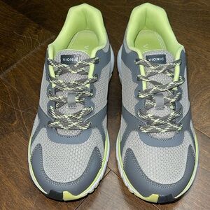 New, VIONIC Tokyo sneakers